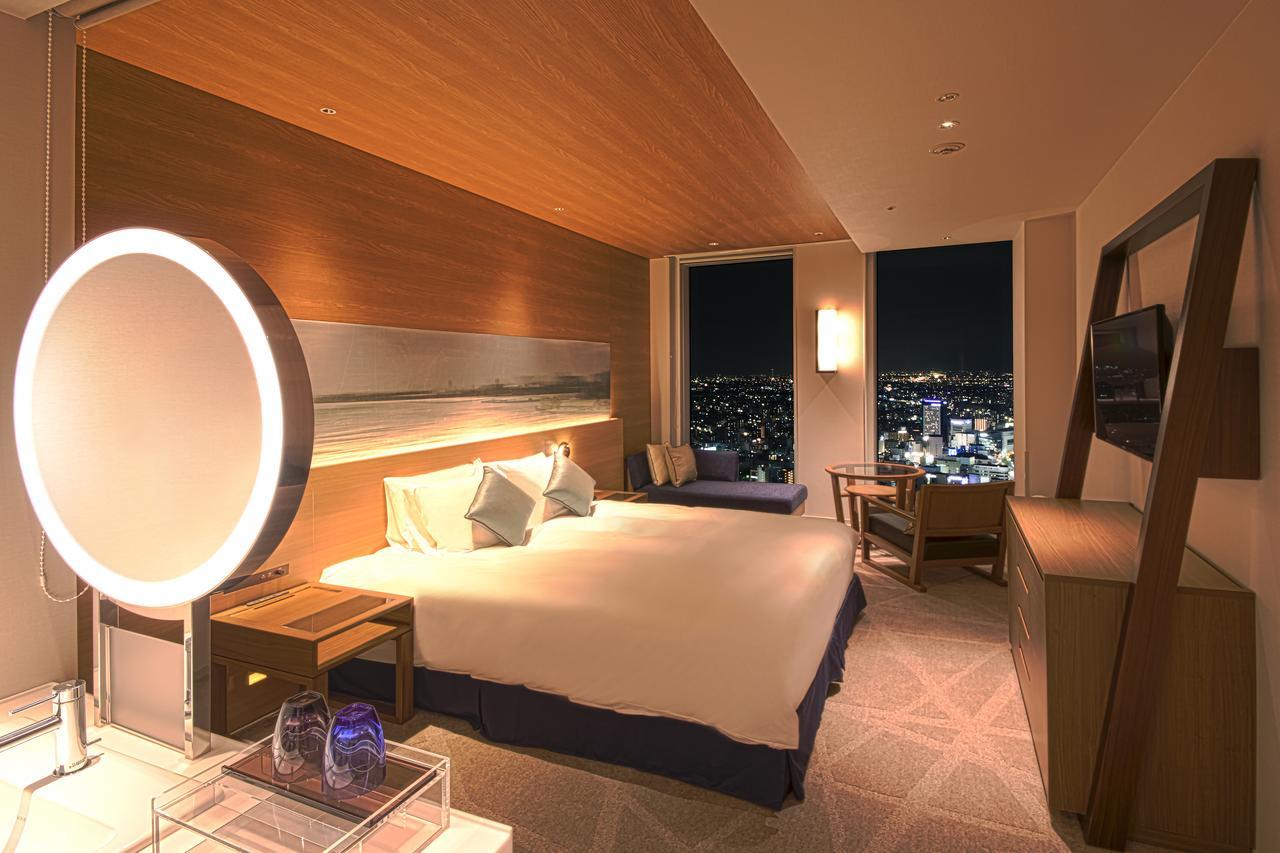 Nagoya Prince Hotel Sky Tower Exteriör bild A room at the hotel